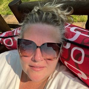 Meet your Posher, Teresa